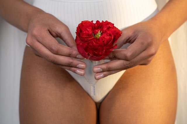Kolor krwi menstruacyjnej – co mówi o zdrowiu?