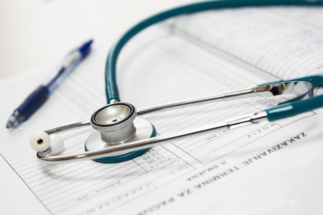 Bartek Kulczyński – kim jest znany doktor? Żona, wiek i wykształcenie